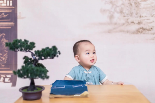 邵阳宝宝眼睛突然肿了